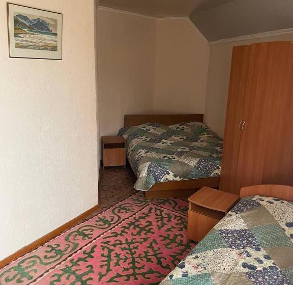 اتاق خانوادگی, Guest House Visit