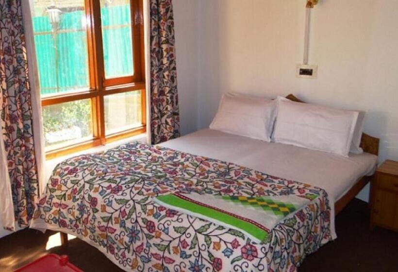 اتاق لوکس, Hayat Hotel Pahalgam