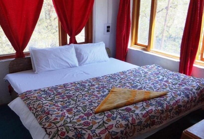 اتاق استاندارد, Hayat Hotel Pahalgam