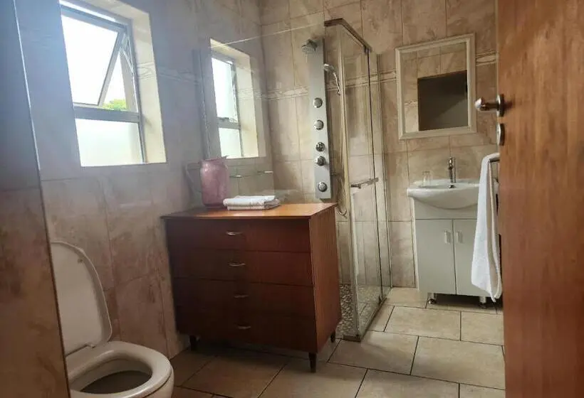 Basic-huone, Pheasant S Rest Guest House