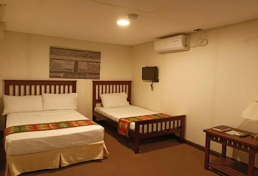 اتاق سوپریور سه تخته, Metro Vigan Inn Near Plaza Salcedo Ilocos Sur