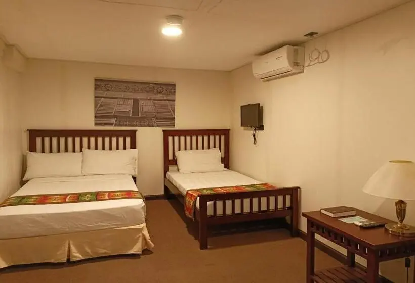 اتاق استاندارد سه نفره, Metro Vigan Inn Near Plaza Salcedo Ilocos Sur