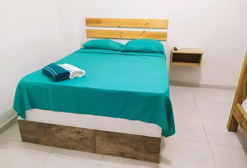 اتاق استاندارد چهار تخته, Rokadura Hostel