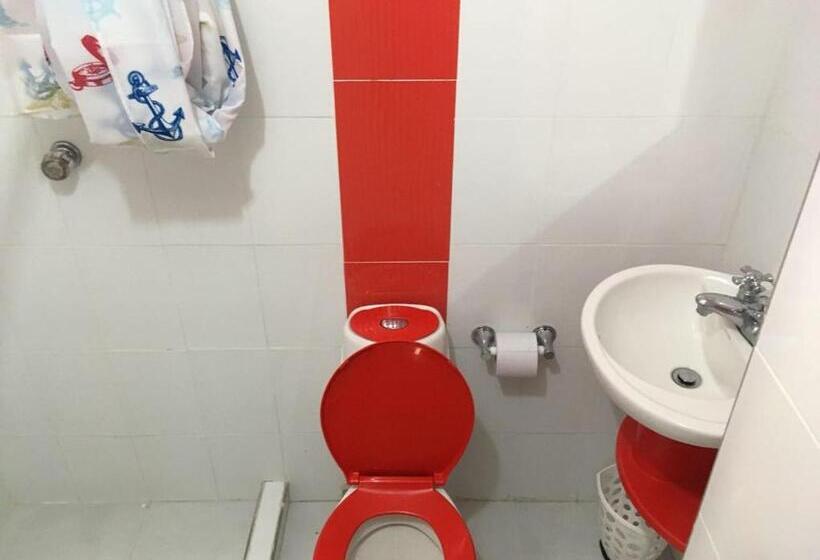 スタンダード4人部屋, Rokadura Hostel