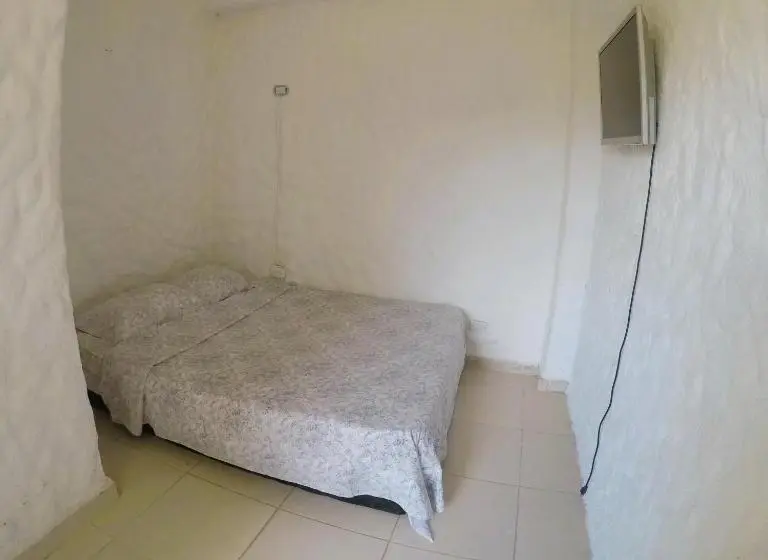 اتاق اکونومی, Rokadura Hostel