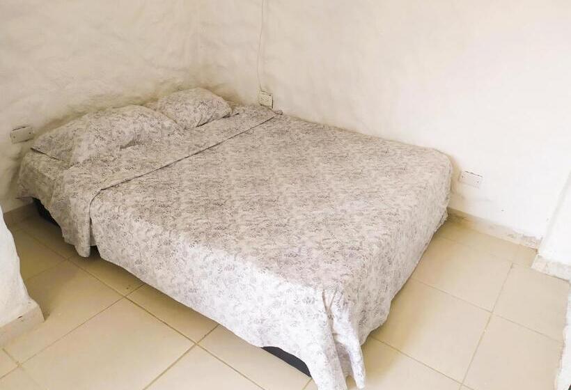 エコノミールーム, Rokadura Hostel