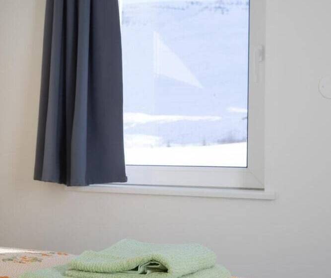 اتاق استاندارد سه نفره, Guesthouse Baegisa