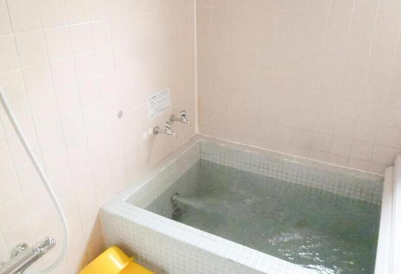 バス共有のスタンダードルーム, Pension Flora