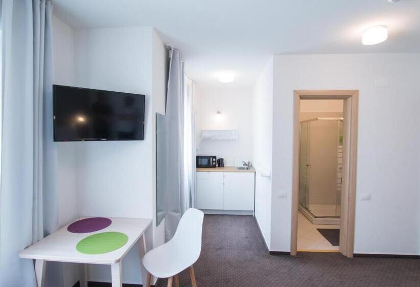 استودیوی لوکس, Victoriei City Studios