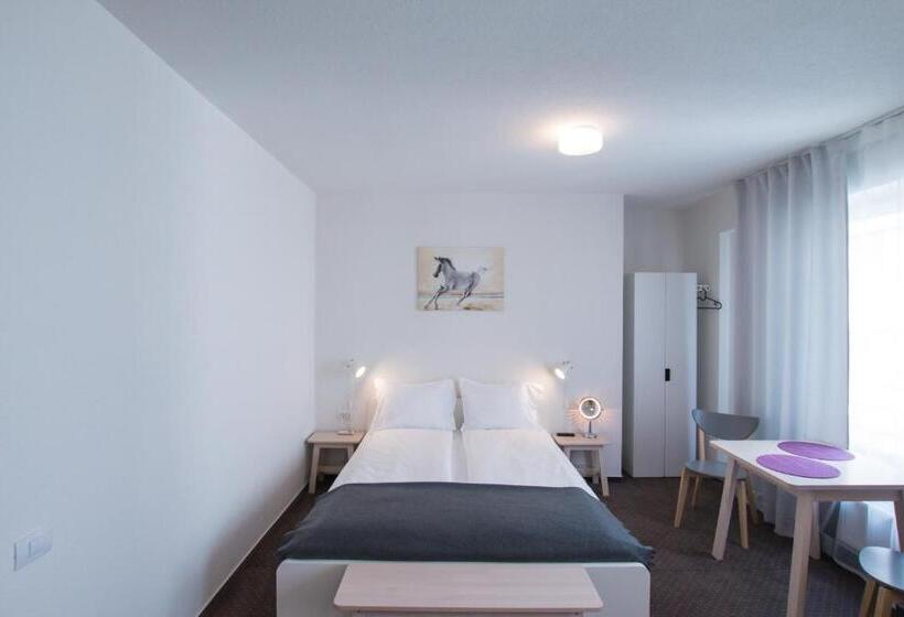 استودیوی لوکس, Victoriei City Studios