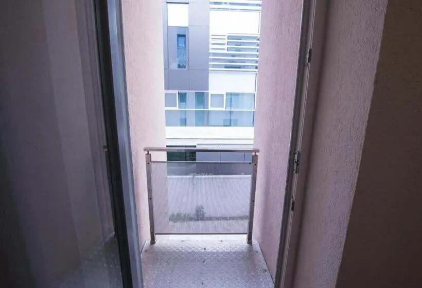 استودیو استاندارد با بالکن, Victoriei City Studios