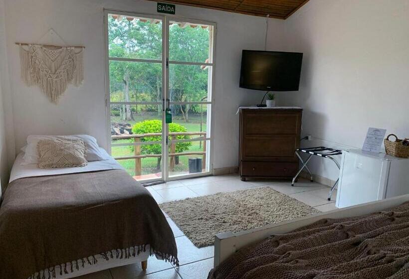 Standaard Driepersoonskamer, Hospedagem Fazenda Nova América