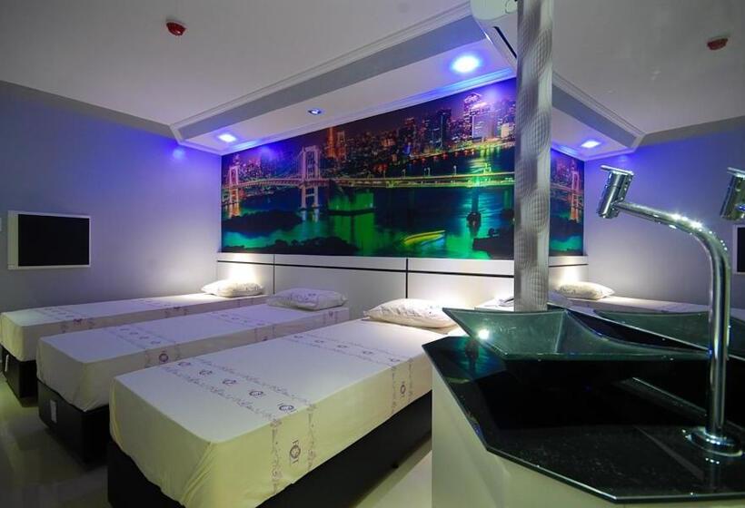 اتاق کلاسیک سه تخته, Motel Fest