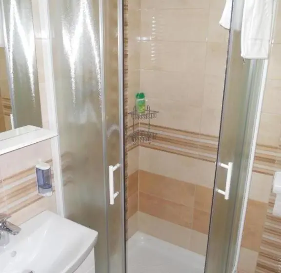 اتاق لوکس با چشم‌انداز شهر, Guest House Goršič