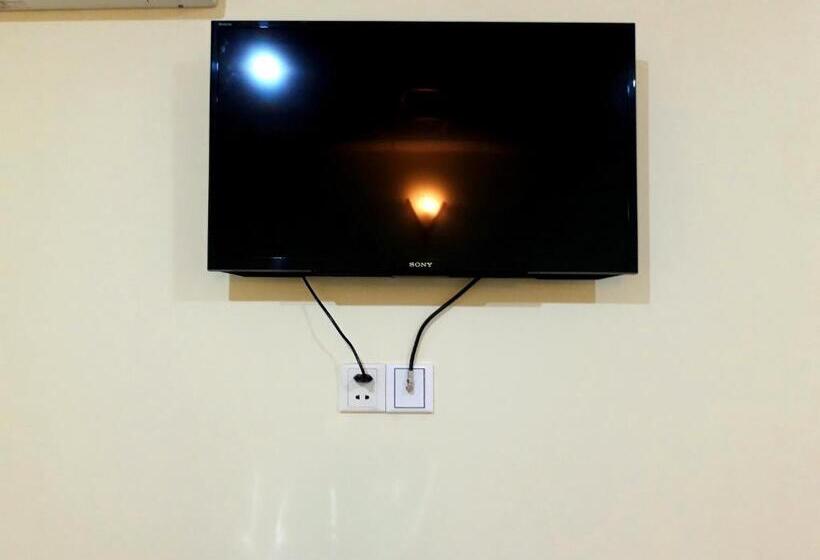 חדר סטנדרט, Capitol One