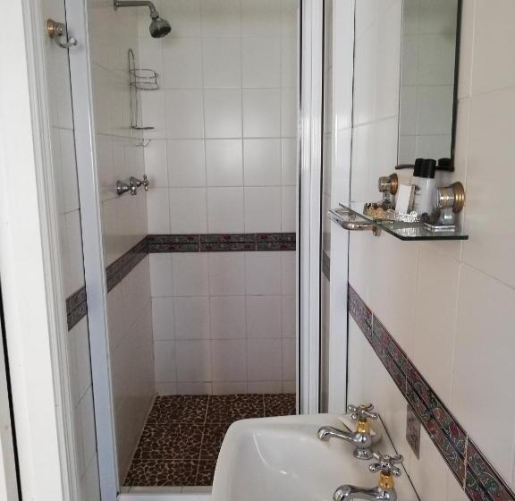 スタンダードルーム, Fairway Guest House