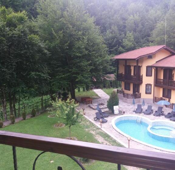 Трехместный Номер Deluxe, Galaxy