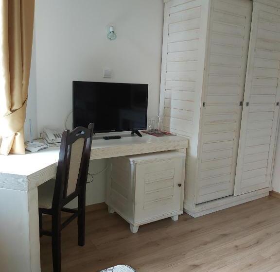 Трежместный Номер Economy, Galaxy