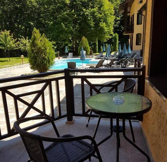 Трежместный Номер Economy, Galaxy