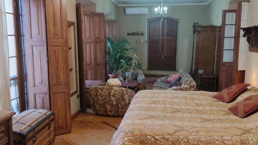 آپارتمان 1 خوابه با تراس, Casa Ramirez   Guest House En El Segundo Piso