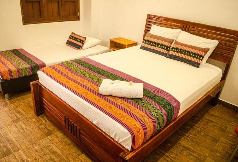 스탠다드 트리플 룸, Casa Palomino Hostal