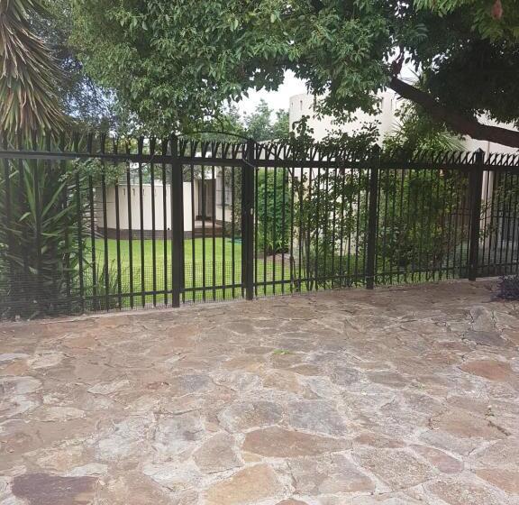 Четырехместный Номер Классик, Lightstone Guesthouse