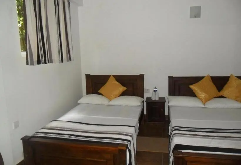 Camera Familiare, River Edge Bungalow