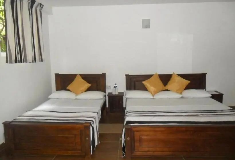 Camera Familiare, River Edge Bungalow
