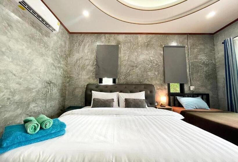 标准三人间, Dara Homestay