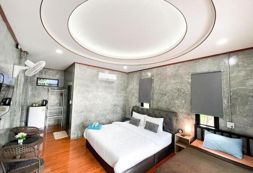 标准三人间, Dara Homestay