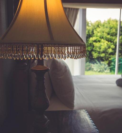 패밀리 룸, Hermanus Manor