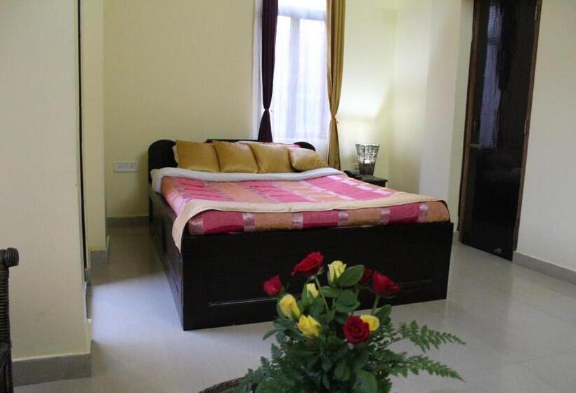 Chambre Triple Deluxe, Ha Sharing