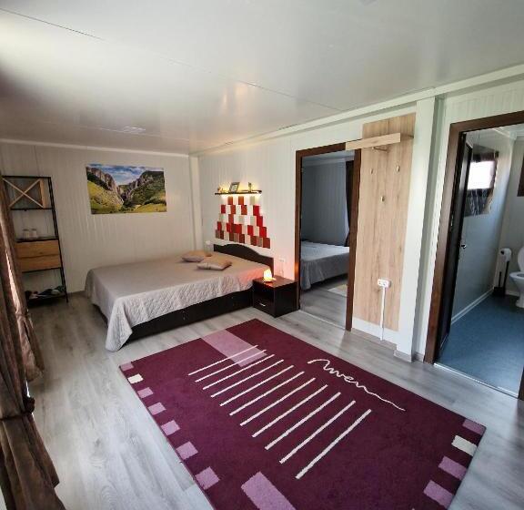 اتاق خانوادگی, House Garden