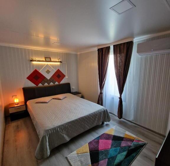 اتاق خانوادگی, House Garden