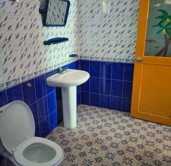 标准三人间, Ancient Tree