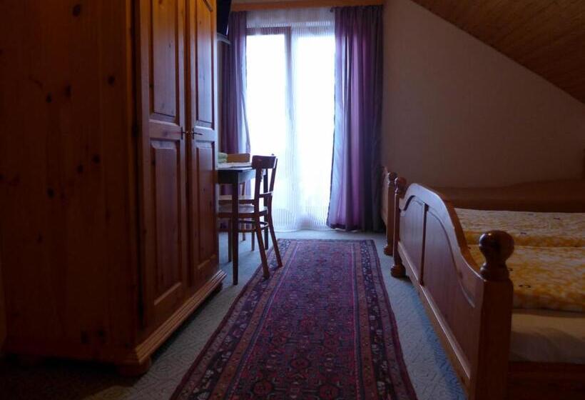 غرفة قياسية ثلاثية, Gästehaus Zussner