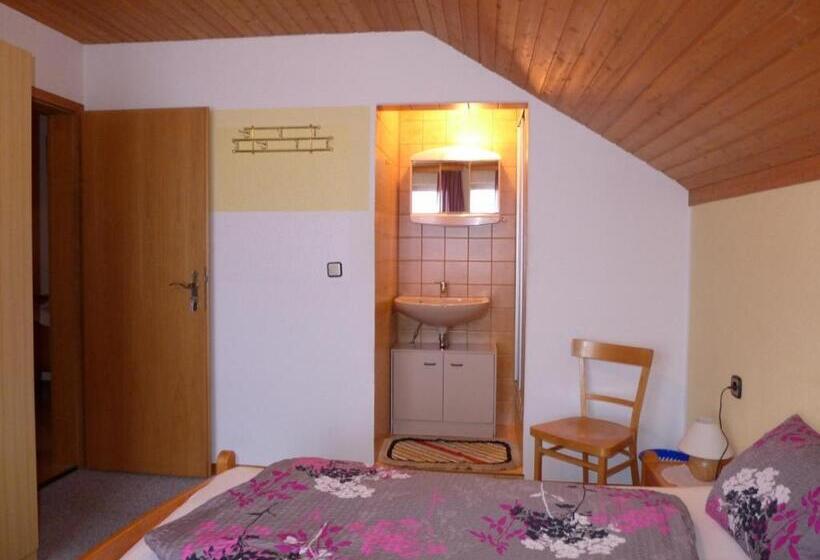 غرفة قياسية ثلاثية, Gästehaus Zussner