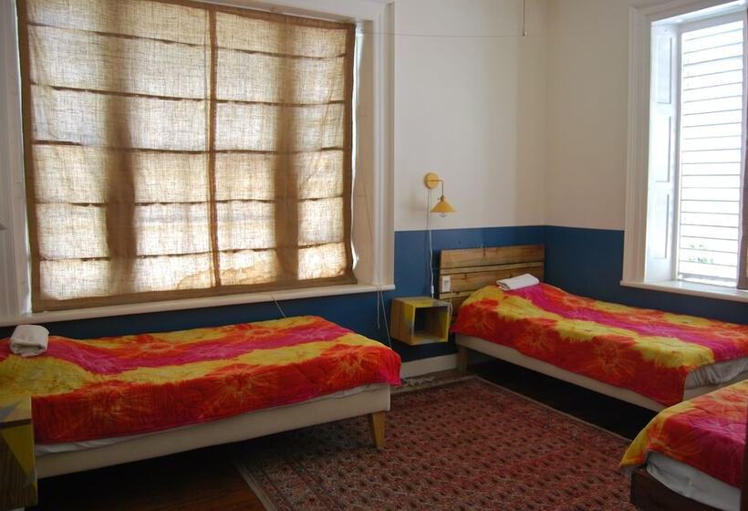 اتاق استاندارد سه نفره, Mobay Kotch Hostel