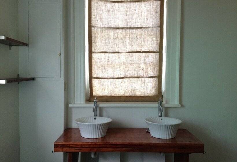 اتاق استاندارد, Mobay Kotch Hostel