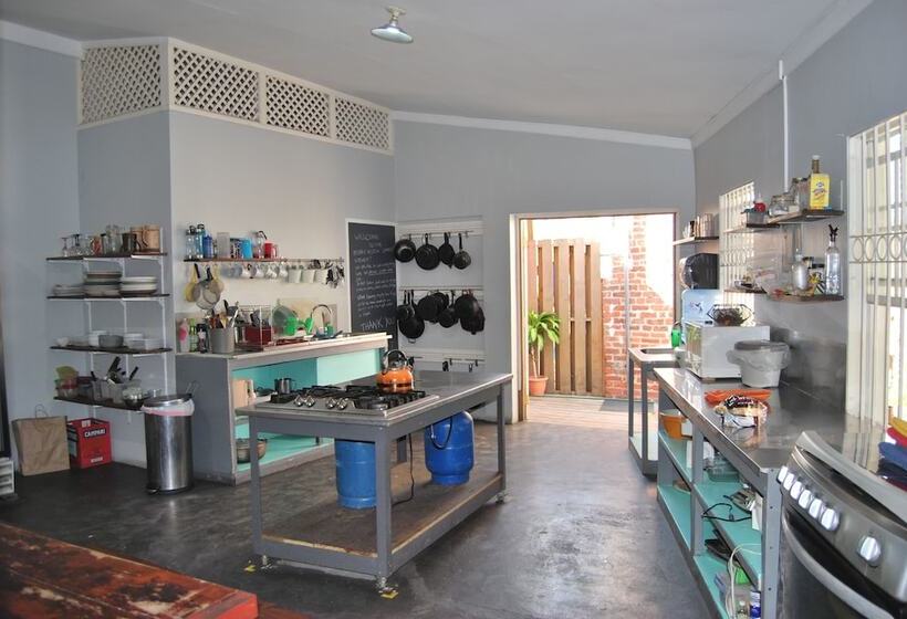 اتاق استاندارد چهار تخته, Mobay Kotch Hostel