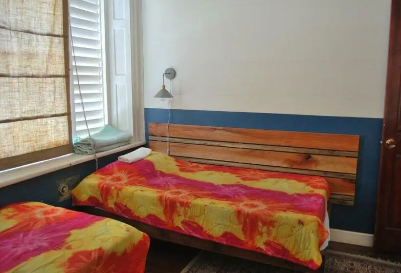 اتاق استاندارد سه نفره, Mobay Kotch   Hostel