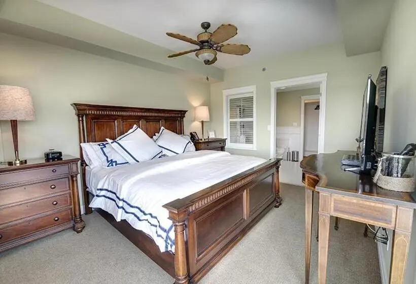Deluxe Suite King Bed, Tall Ships Landing Coastal Resort
