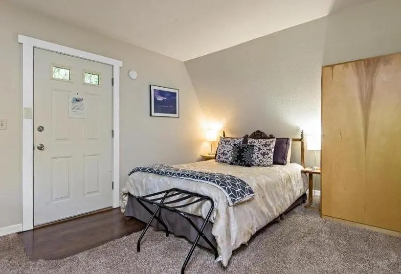 Deluxe-sviitti, Mountain Meadows Inn & Chalet Suites