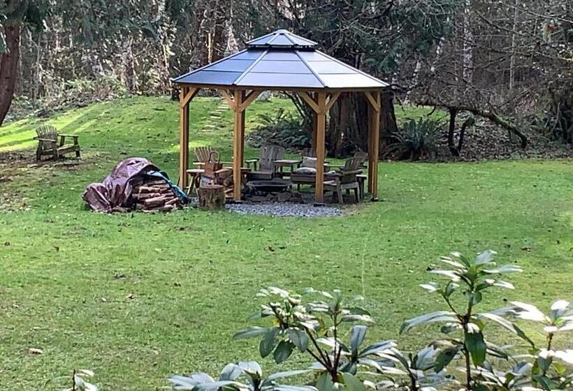 منزل 3 غرف نوم, Mountain Meadows Inn & Chalet Suites