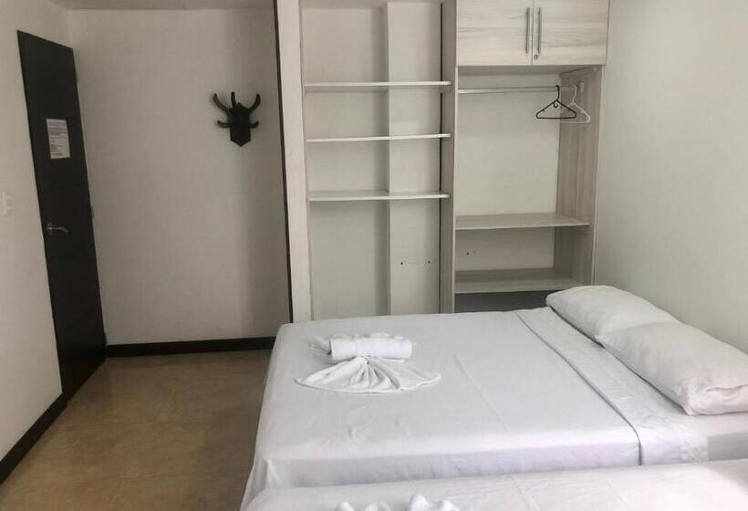 اتاق استاندارد سه نفره, Apartamentos Martinez