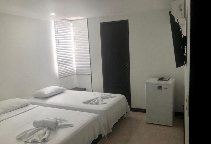 اتاق استاندارد سه نفره, Apartamentos Martinez