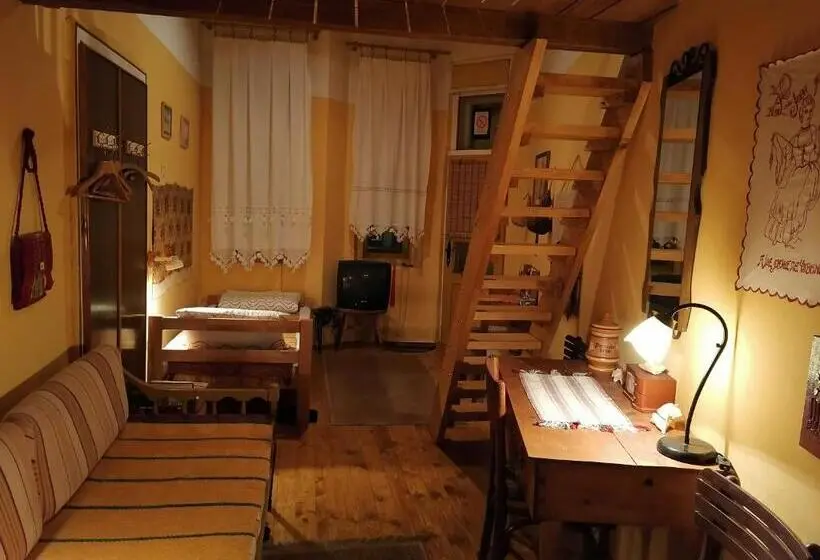 استودیوی استاندارد, Base For Adventurers   Urban Guerrilla