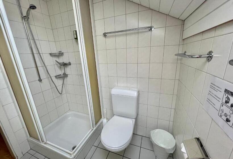 Quarto Triplo Estandar Banheiro Compartilhado, Interlaken Marco Hostel