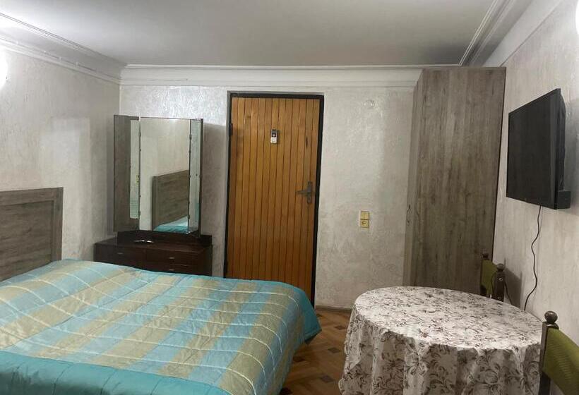 استودیو استاندارد با تراس, Welcome To Kobuleti