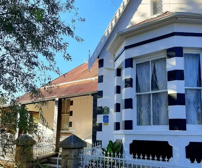 スタンダードトリプルルーム, Cathy's Guest House